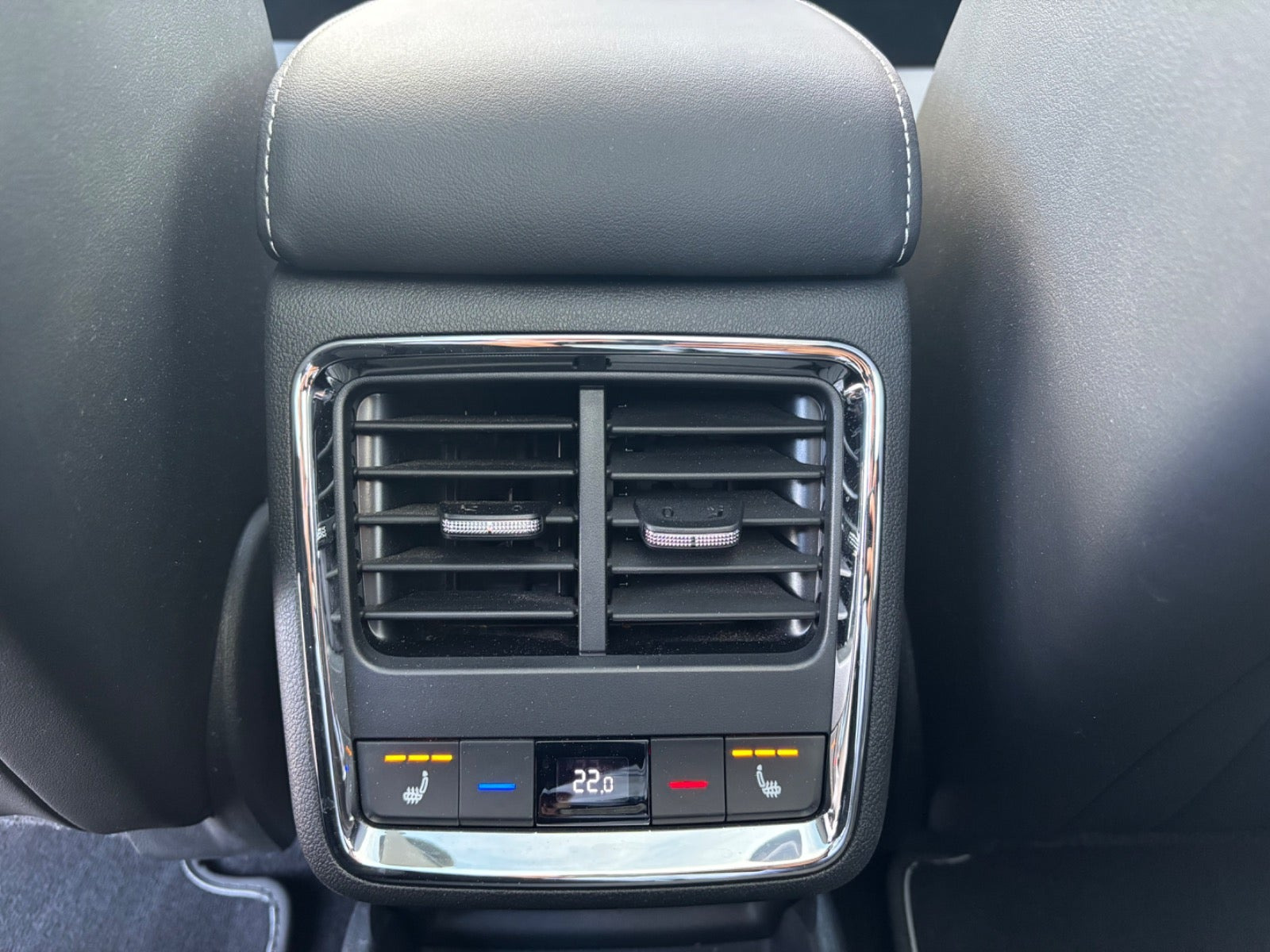 Sort Skoda Enyaq fra 2024