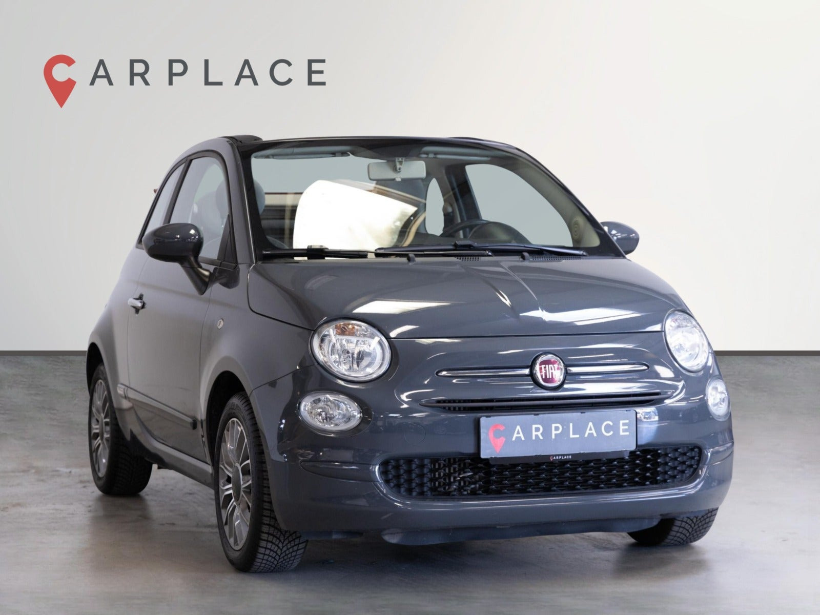 Grå Fiat 500C fra 2018