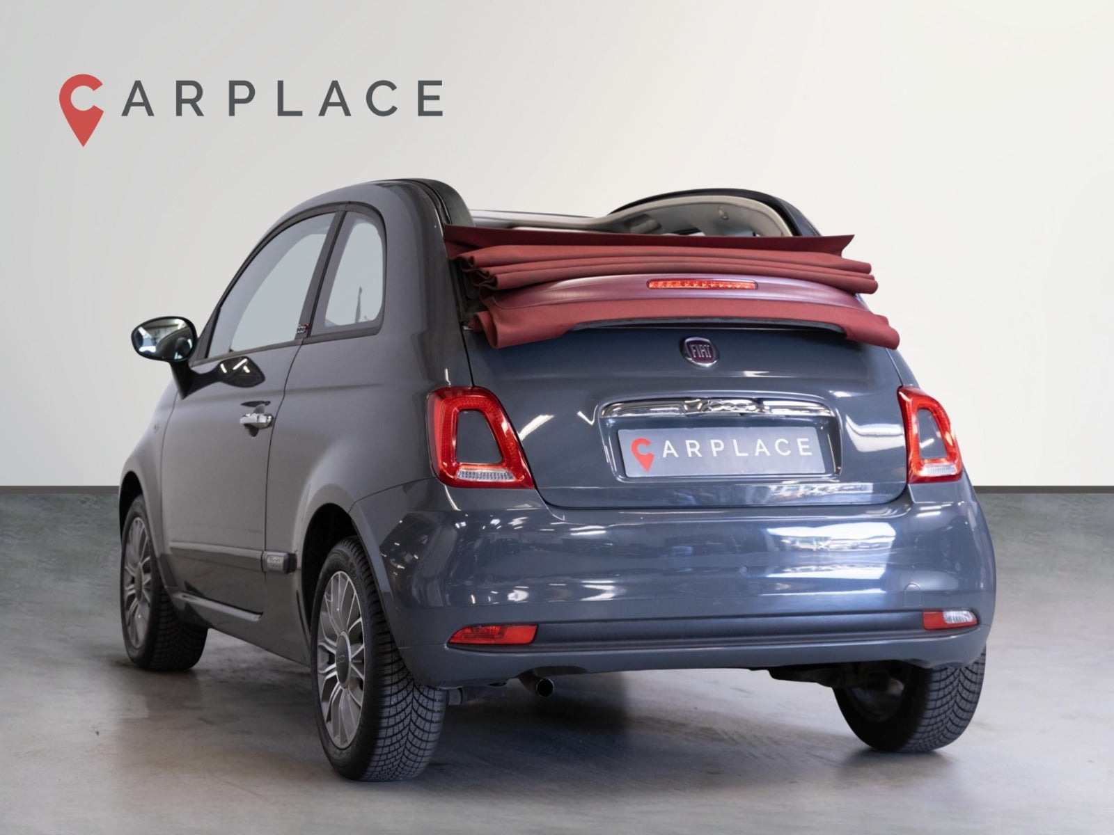 Grå Fiat 500C fra 2018