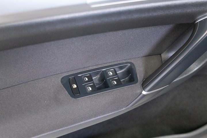 Sort VW Golf Sportsvan fra 2014