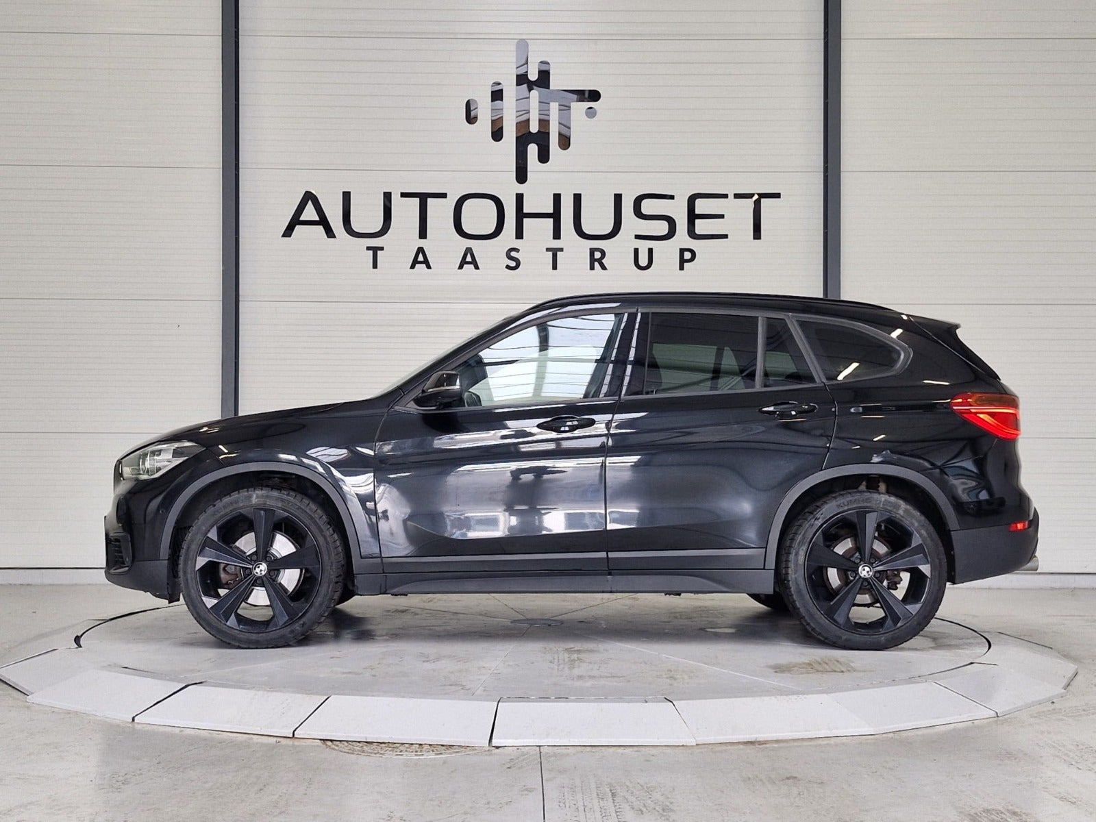 Sort BMW X1 fra 2019