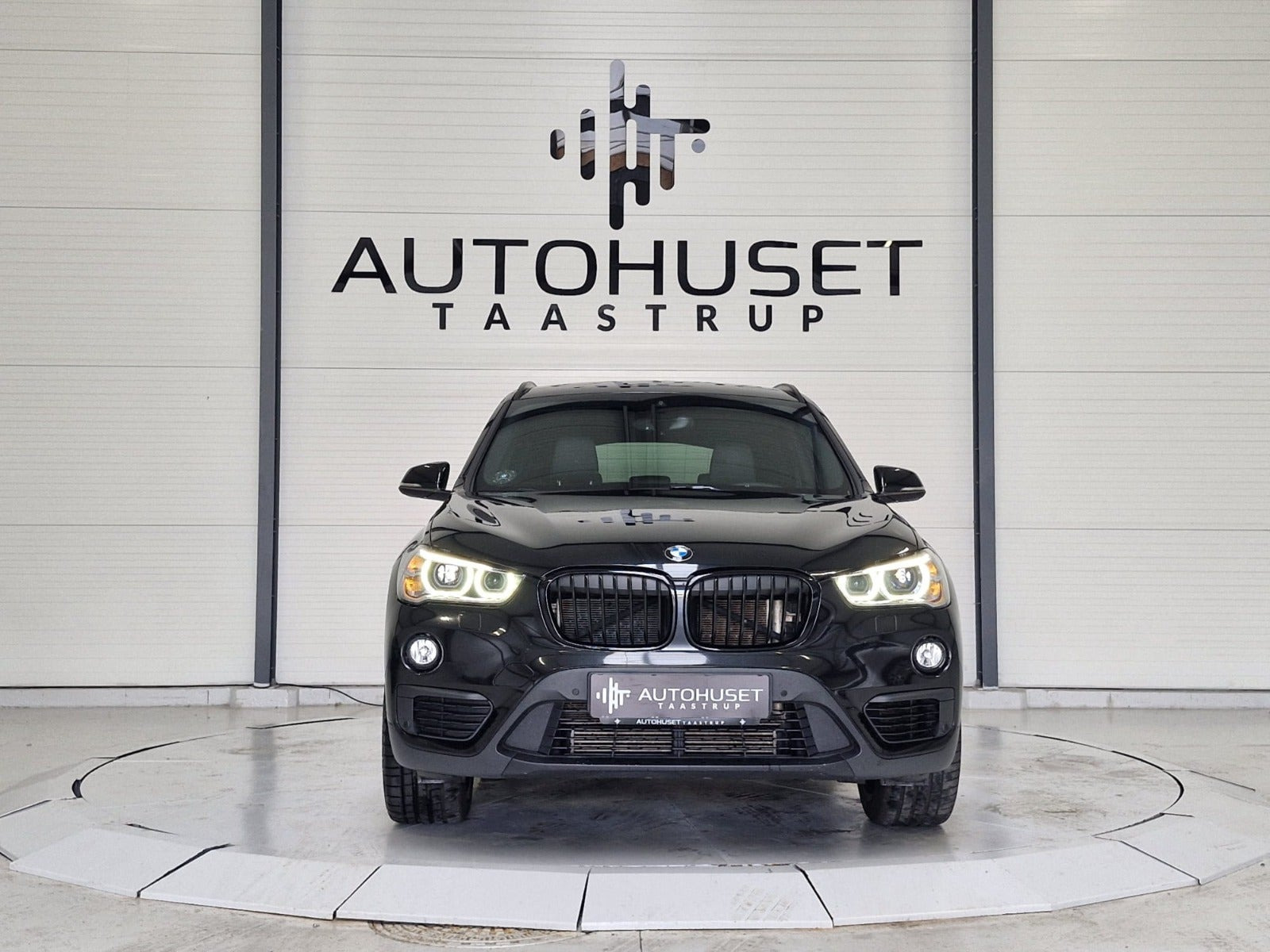 Sort BMW X1 fra 2019