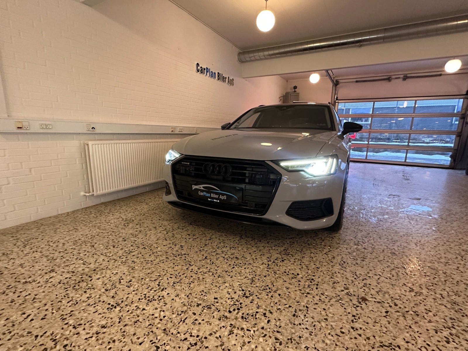Grå Audi A6 fra 2020
