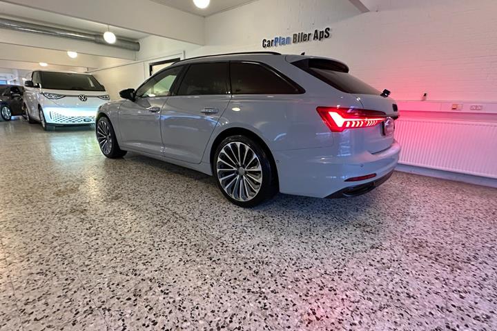 Grå Audi A6 fra 2020