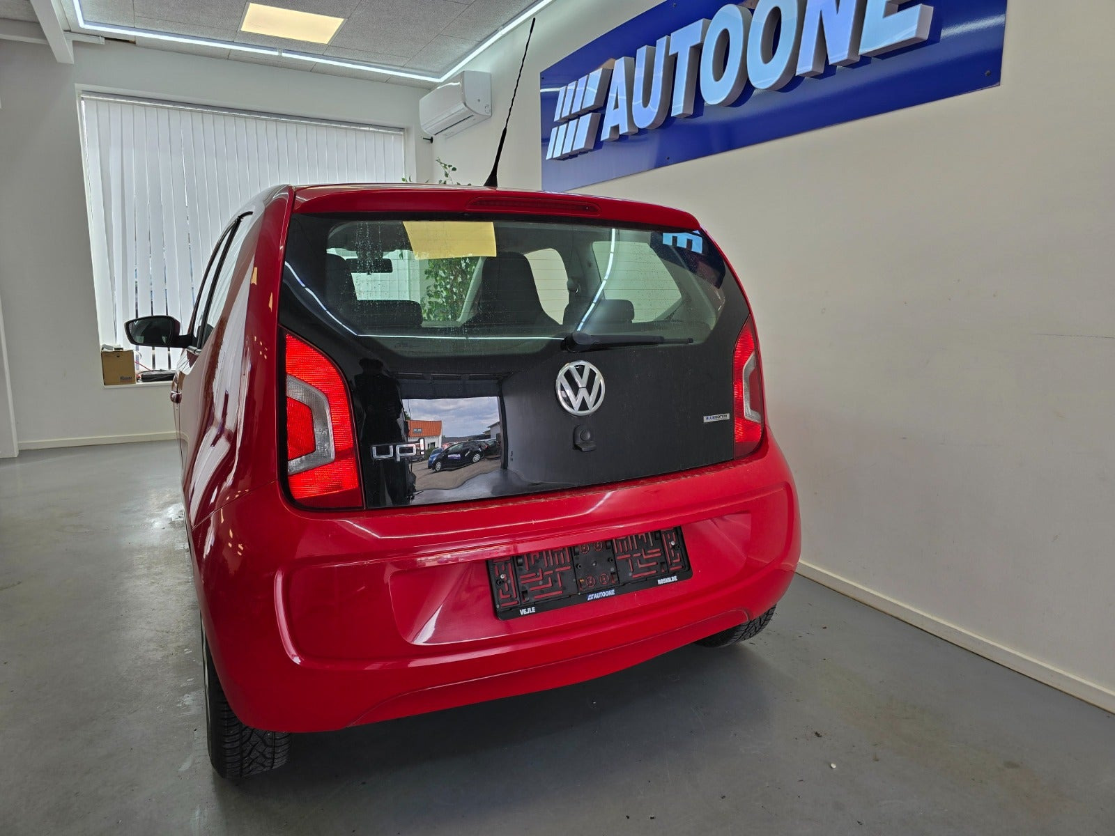 Rød VW UP! fra 2013
