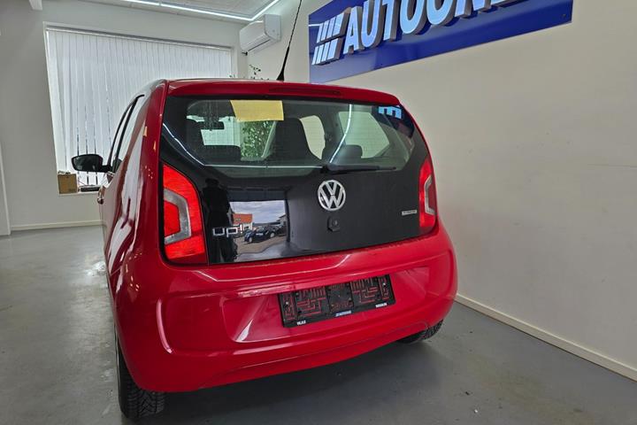 Rød VW UP! fra 2013