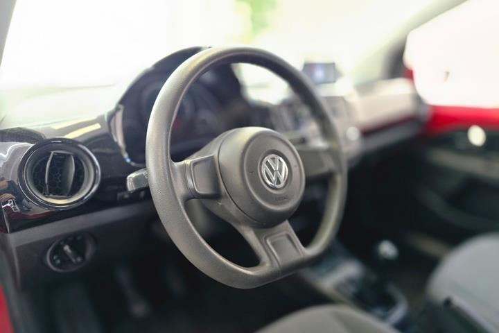 Rød VW UP! fra 2013
