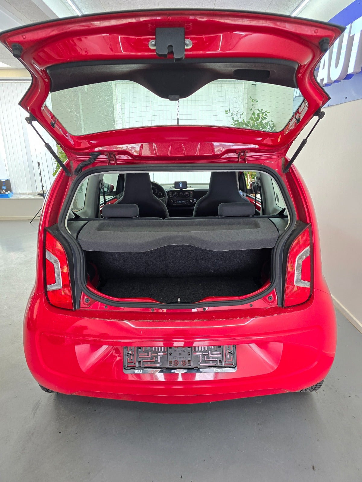 Rød VW UP! fra 2013