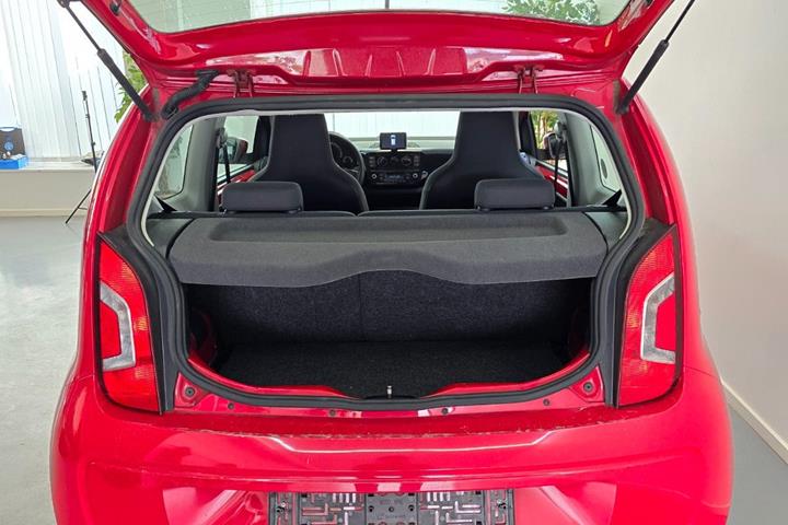 Rød VW UP! fra 2013