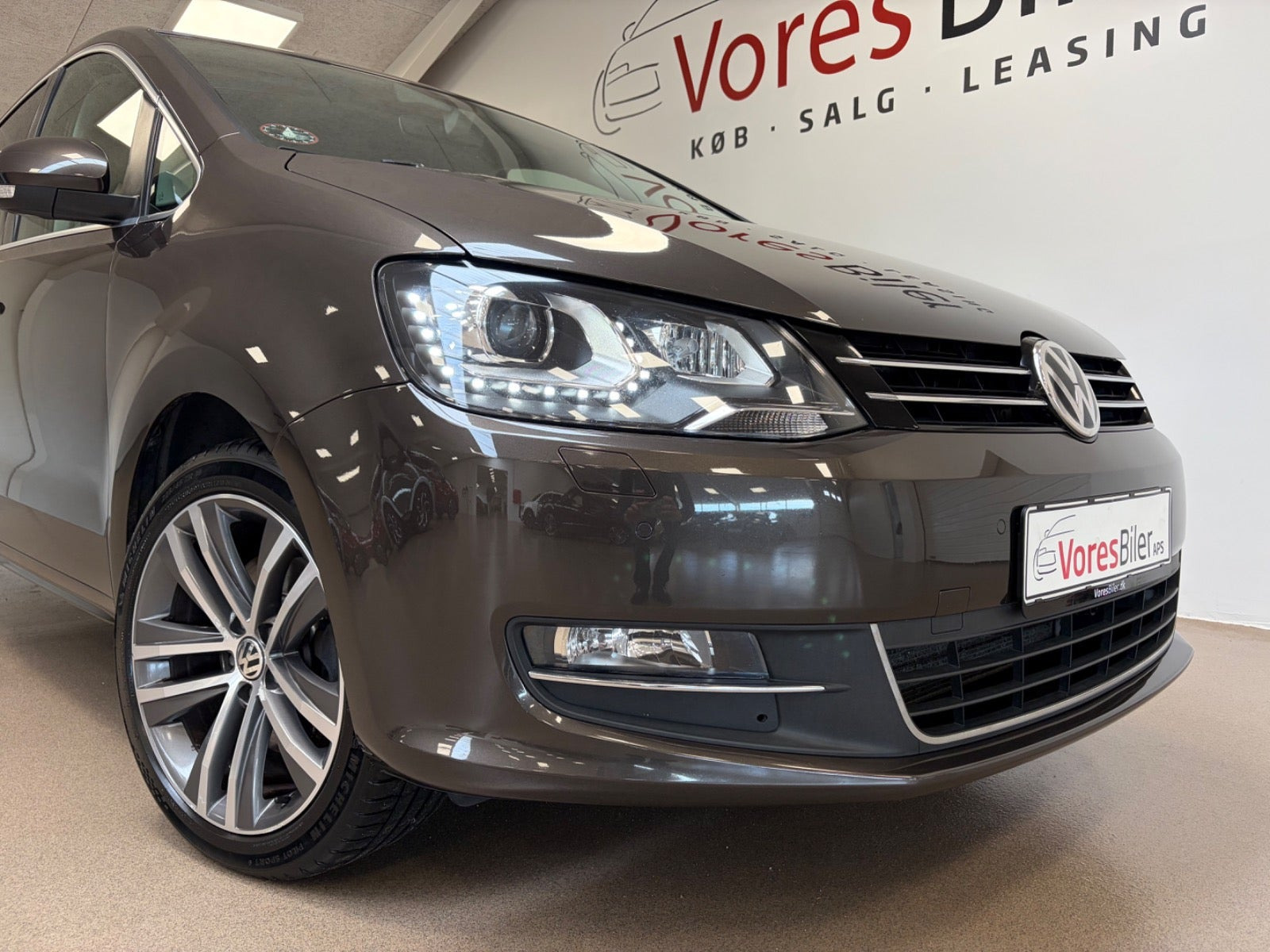 Brun VW Sharan fra 2015
