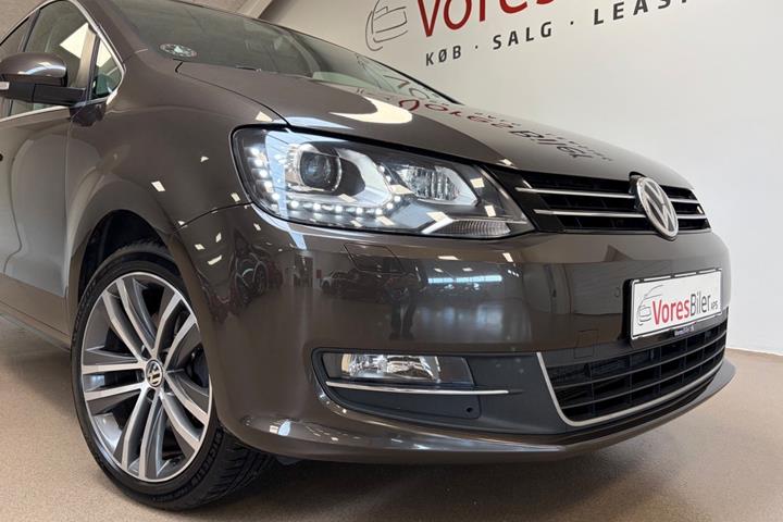 Brun VW Sharan fra 2015