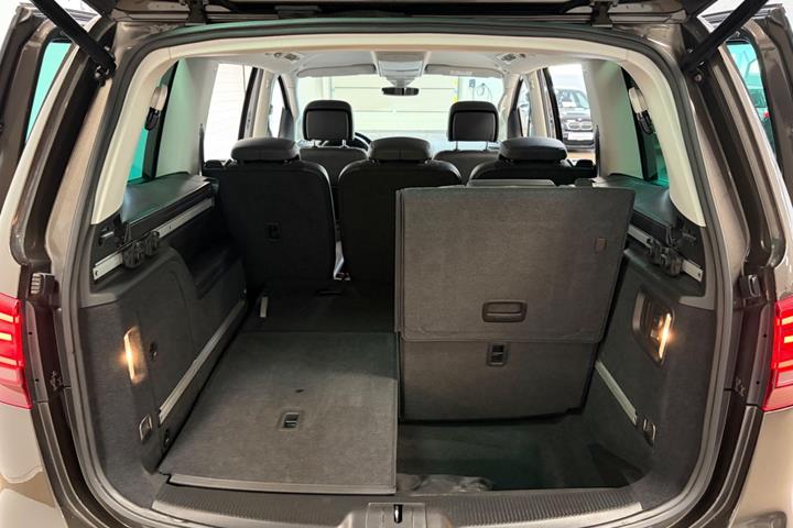 Brun VW Sharan fra 2015