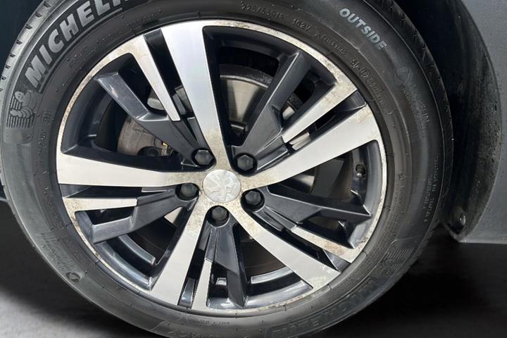 Sort Peugeot 3008 fra 2018
