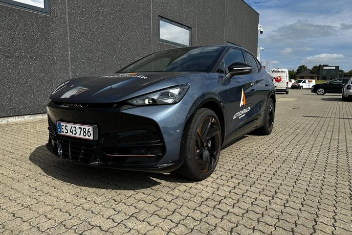 Blå Cupra Tavascan fra 2025