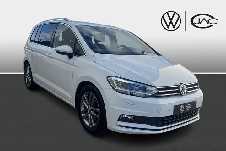 Hvid VW Touran fra 2019