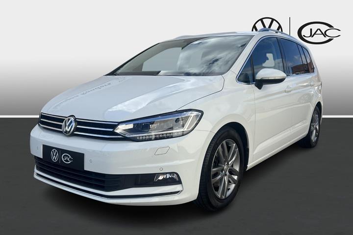 Hvid VW Touran fra 2019