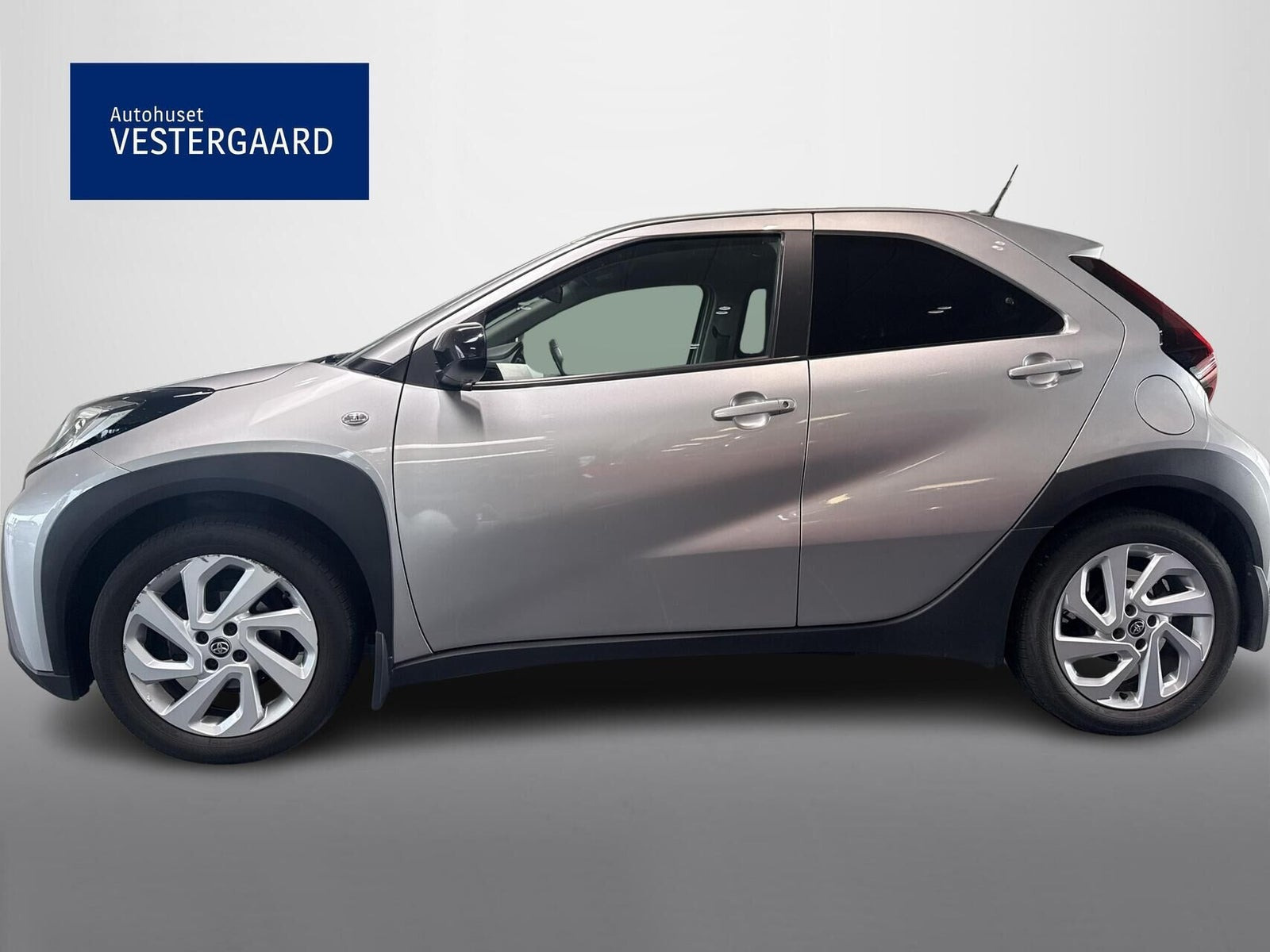 Grå Toyota Aygo X fra 2022