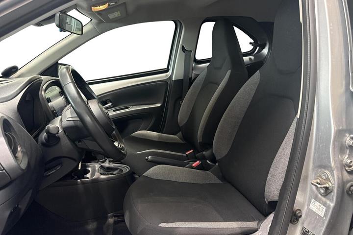 Grå Toyota Aygo X fra 2022