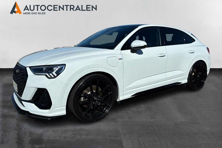 Hvid Audi Q3 fra 2024 set udefra