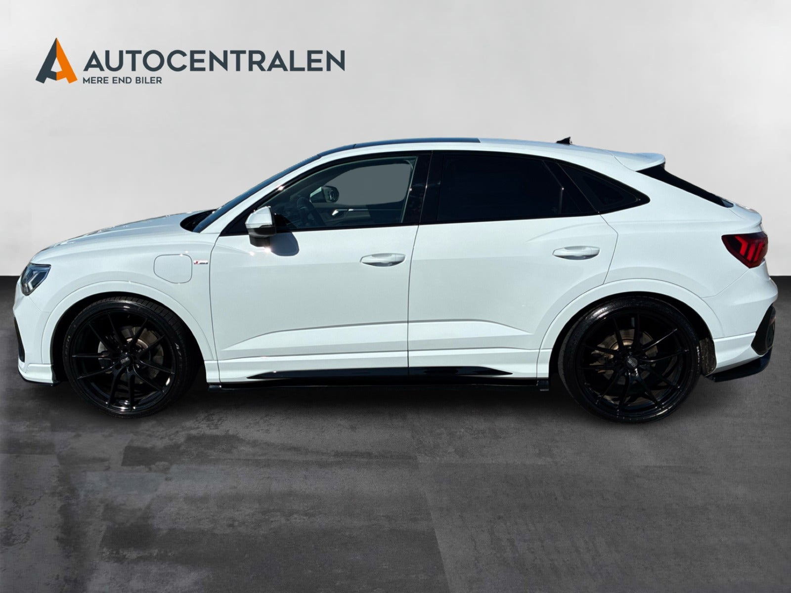Hvid Audi Q3 fra 2024
