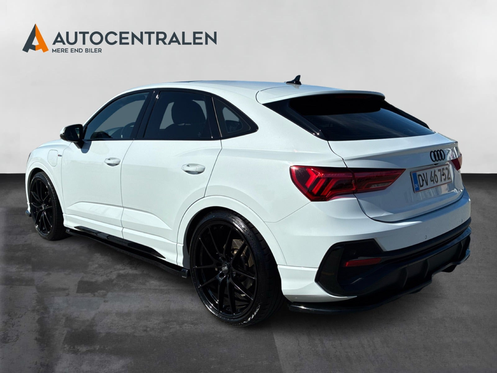 Hvid Audi Q3 fra 2024