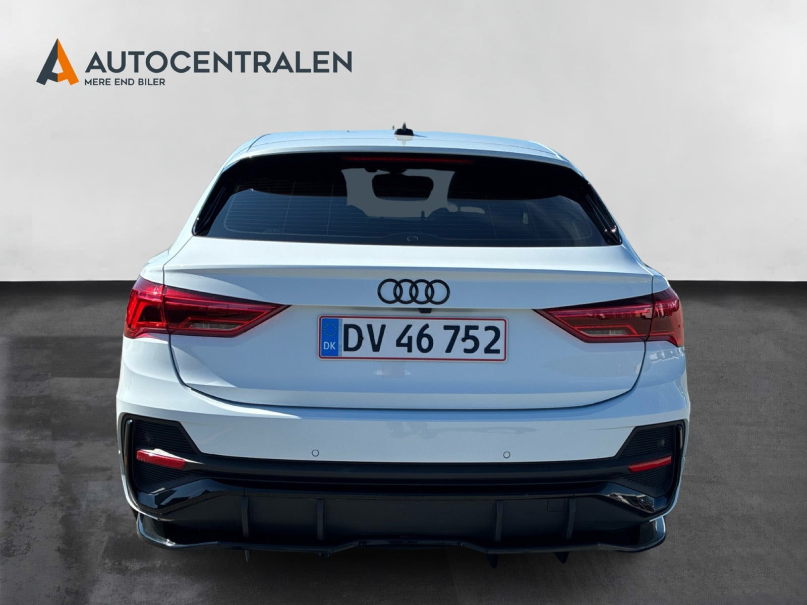 Hvid Audi Q3 fra 2024