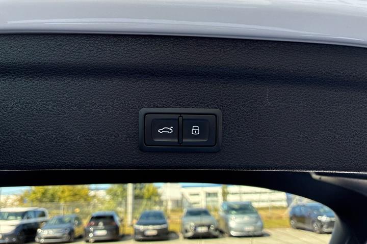 Hvid Audi Q3 fra 2024