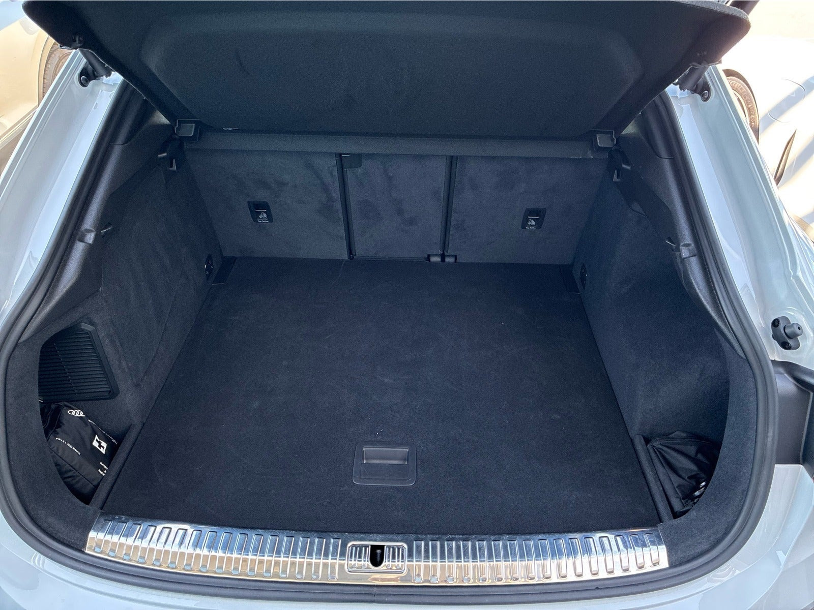Hvid Audi Q3 fra 2024