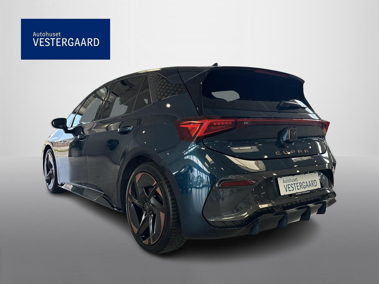 Blå Cupra Born fra 2023