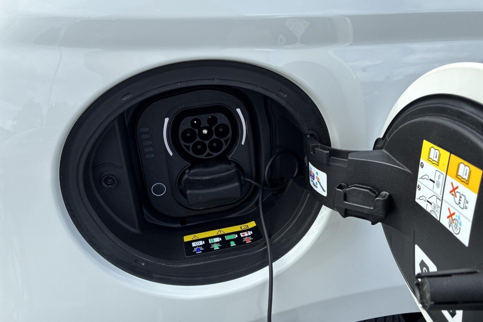 Hvid Fiat 500e fra 2023