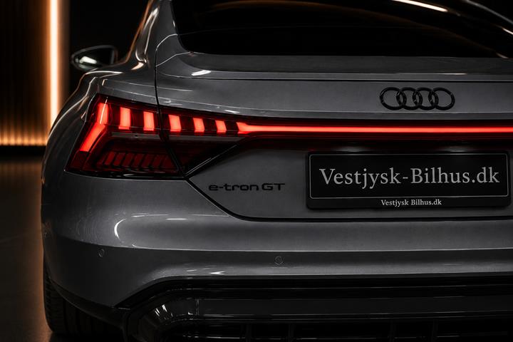 Grå Audi e-tron GT fra 2022
