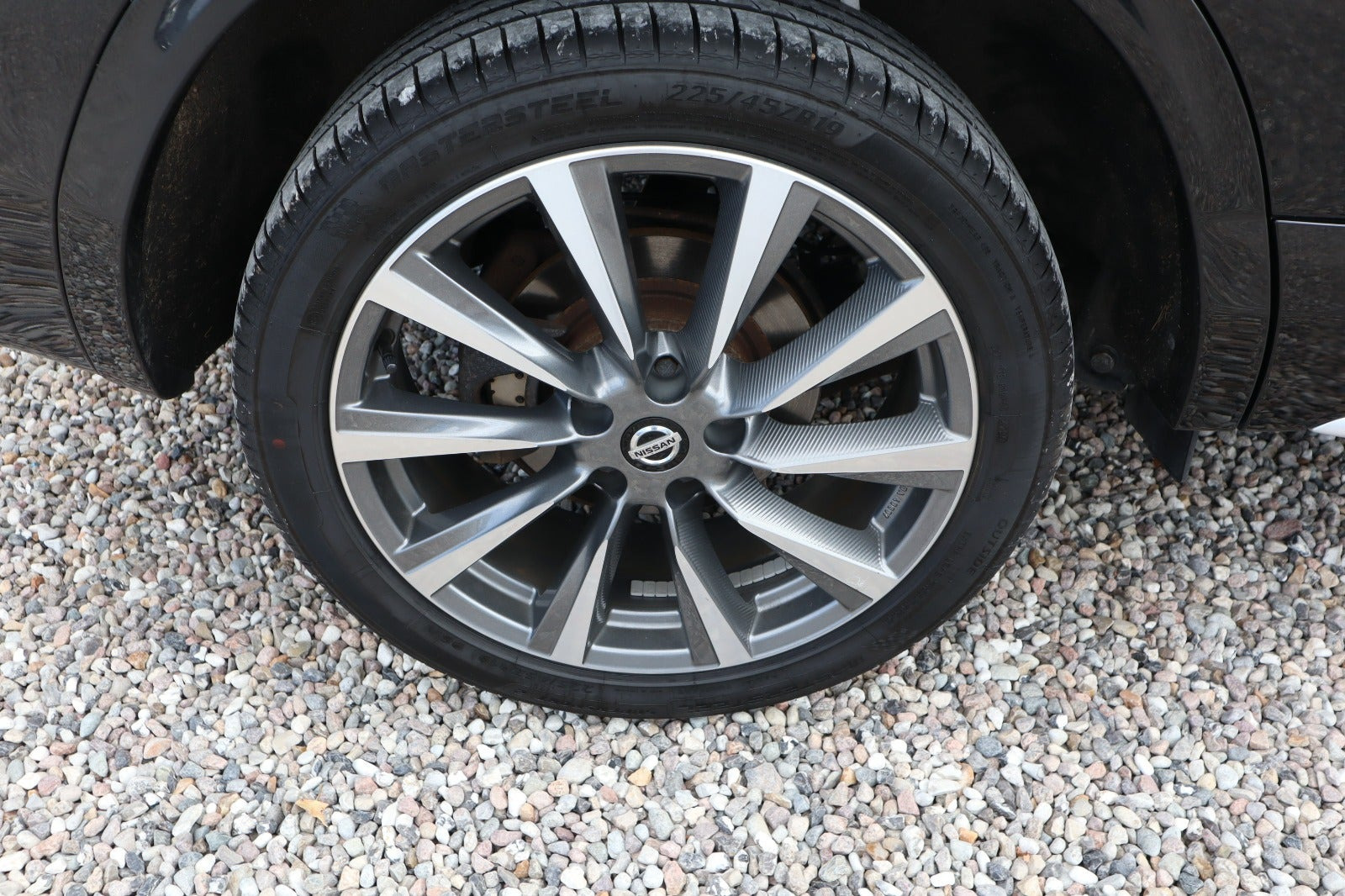 Sort Nissan Qashqai fra 2019