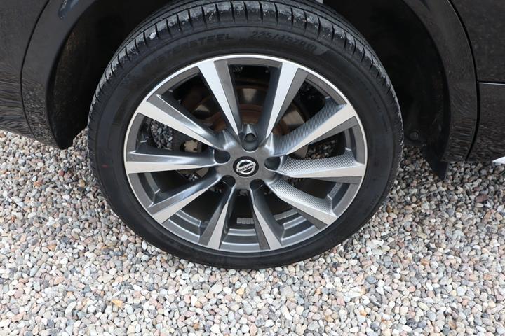 Sort Nissan Qashqai fra 2019