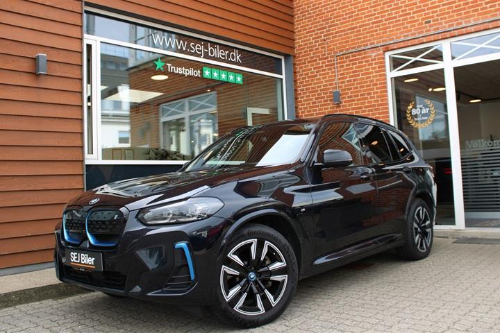 Sort BMW iX3 fra 2023