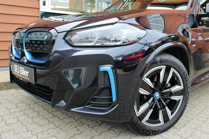 Sort BMW iX3 fra 2023