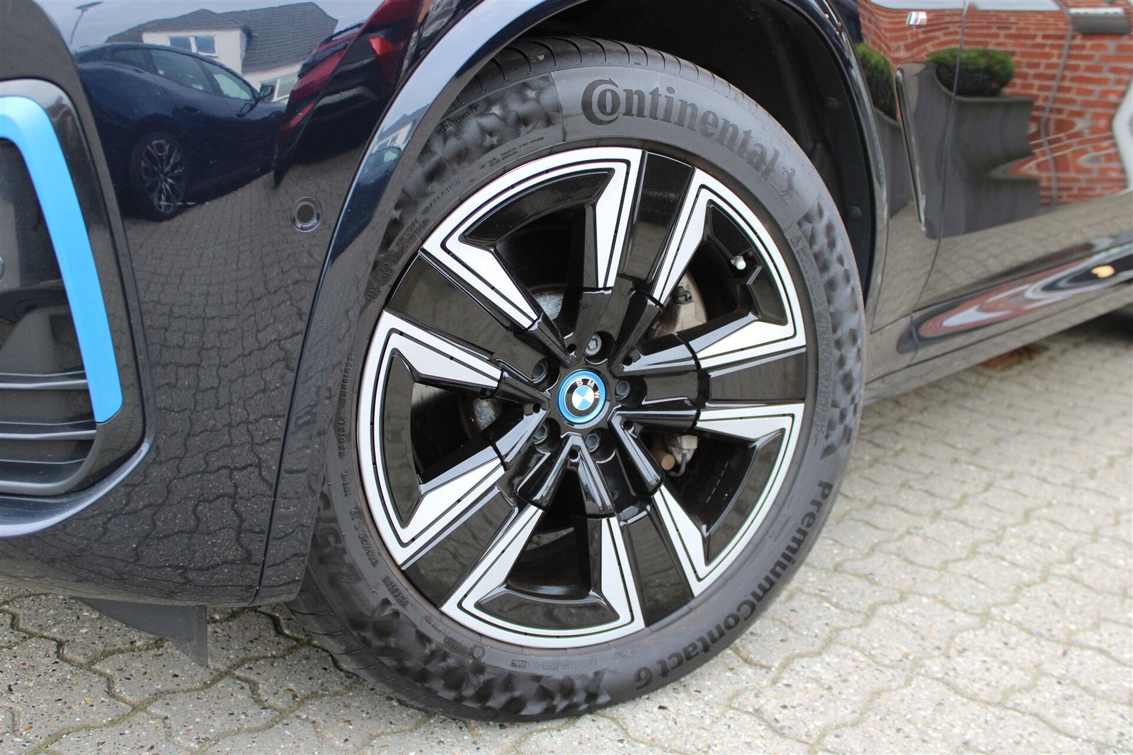 Sort BMW iX3 fra 2023