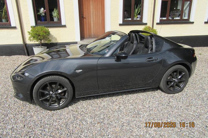 Grå Mazda MX-5 fra 2016