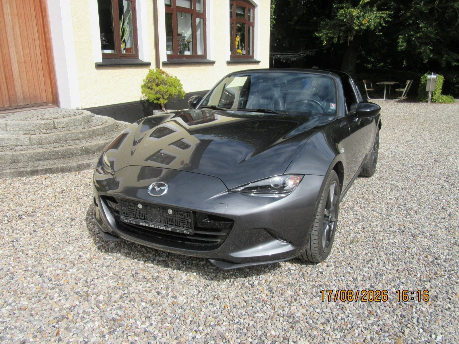 Grå Mazda MX-5 fra 2016