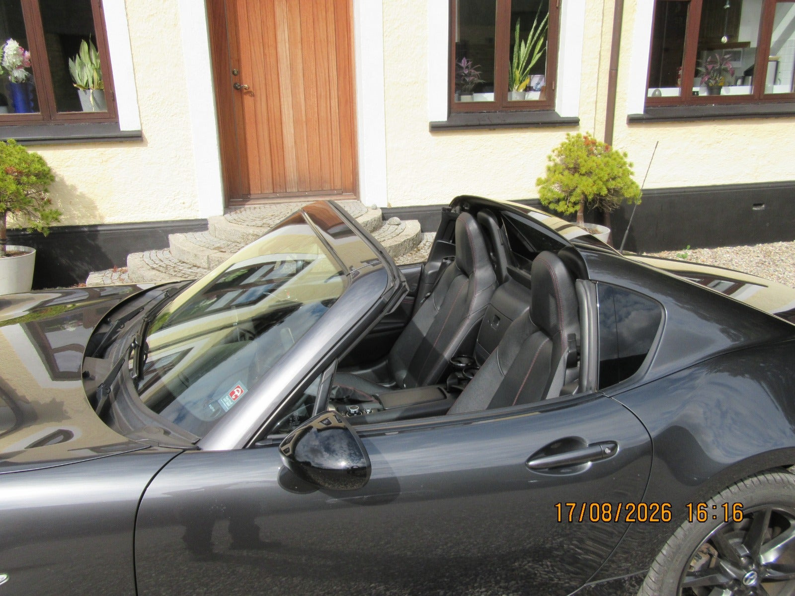 Grå Mazda MX-5 fra 2016
