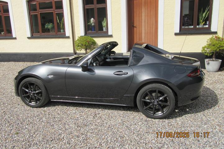 Grå Mazda MX-5 fra 2016
