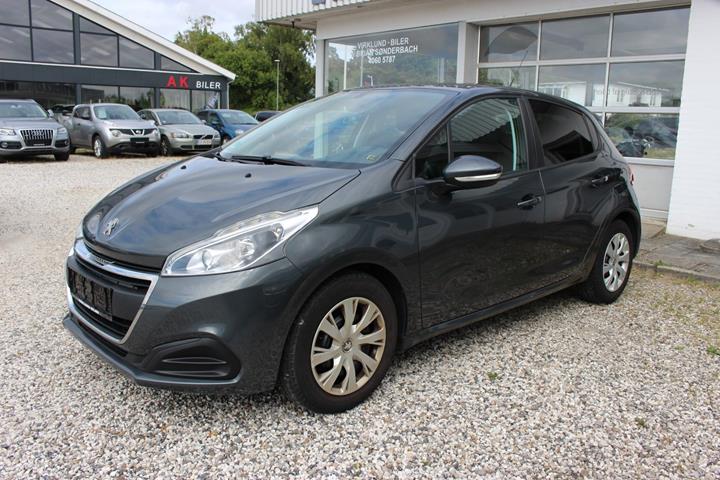 Grå Peugeot 208 fra 2017