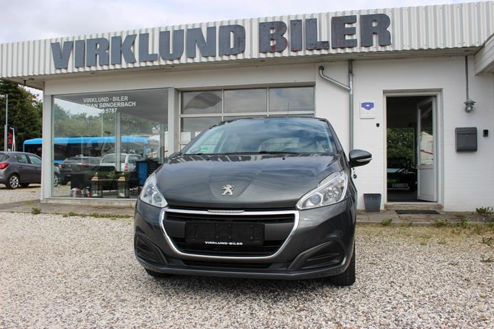 Grå Peugeot 208 fra 2017