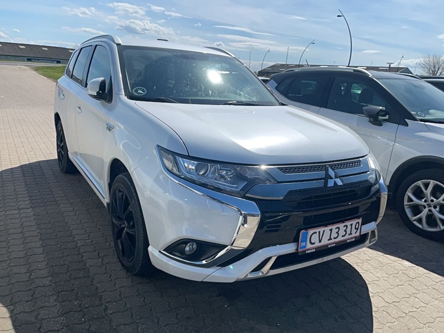 Mitsubishi Outlander 2,4 PHEV Inform CVT 4WD