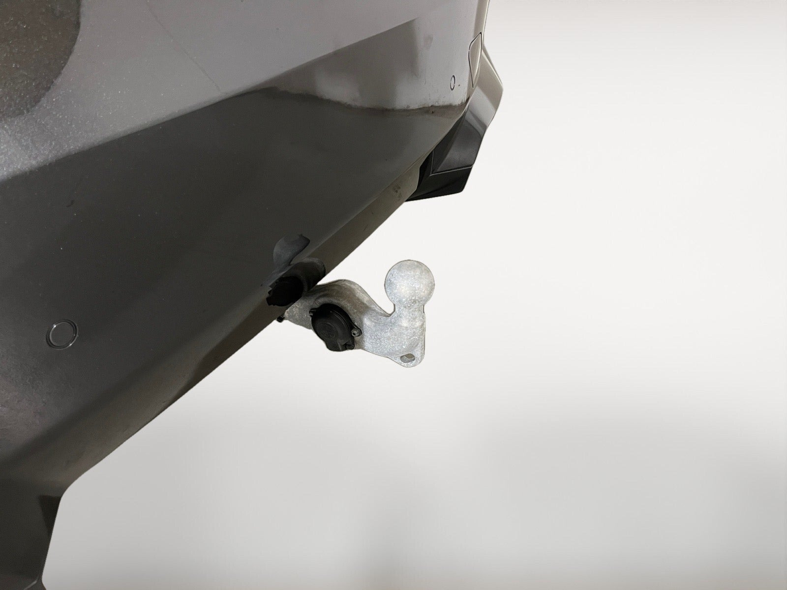 Grå BMW iX fra 2025