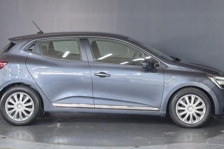 Grå Renault Clio V fra 2020