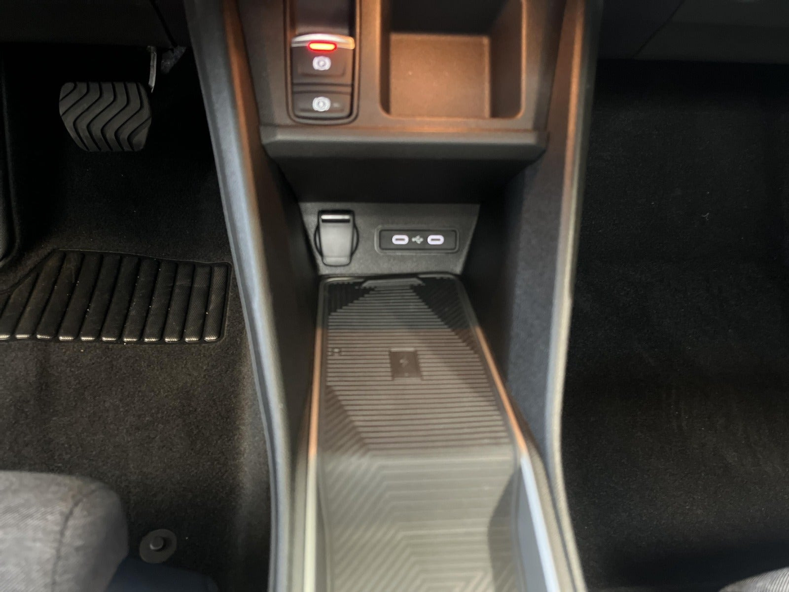 Sort Renault 4 E-Tech fra 2026