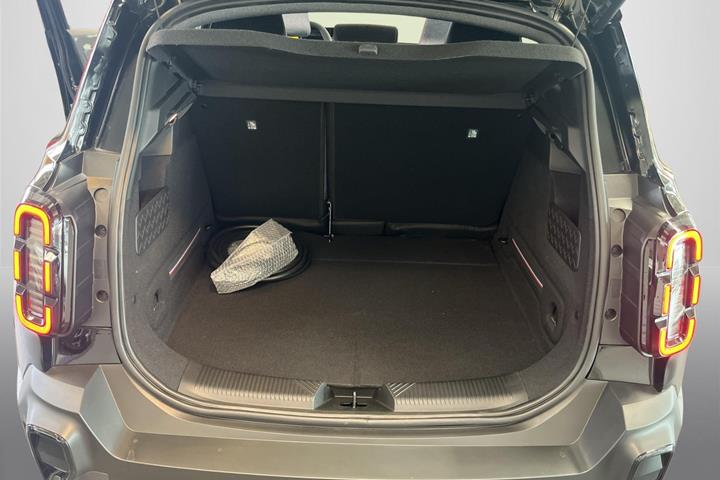 Sort Renault 4 E-Tech fra 2026
