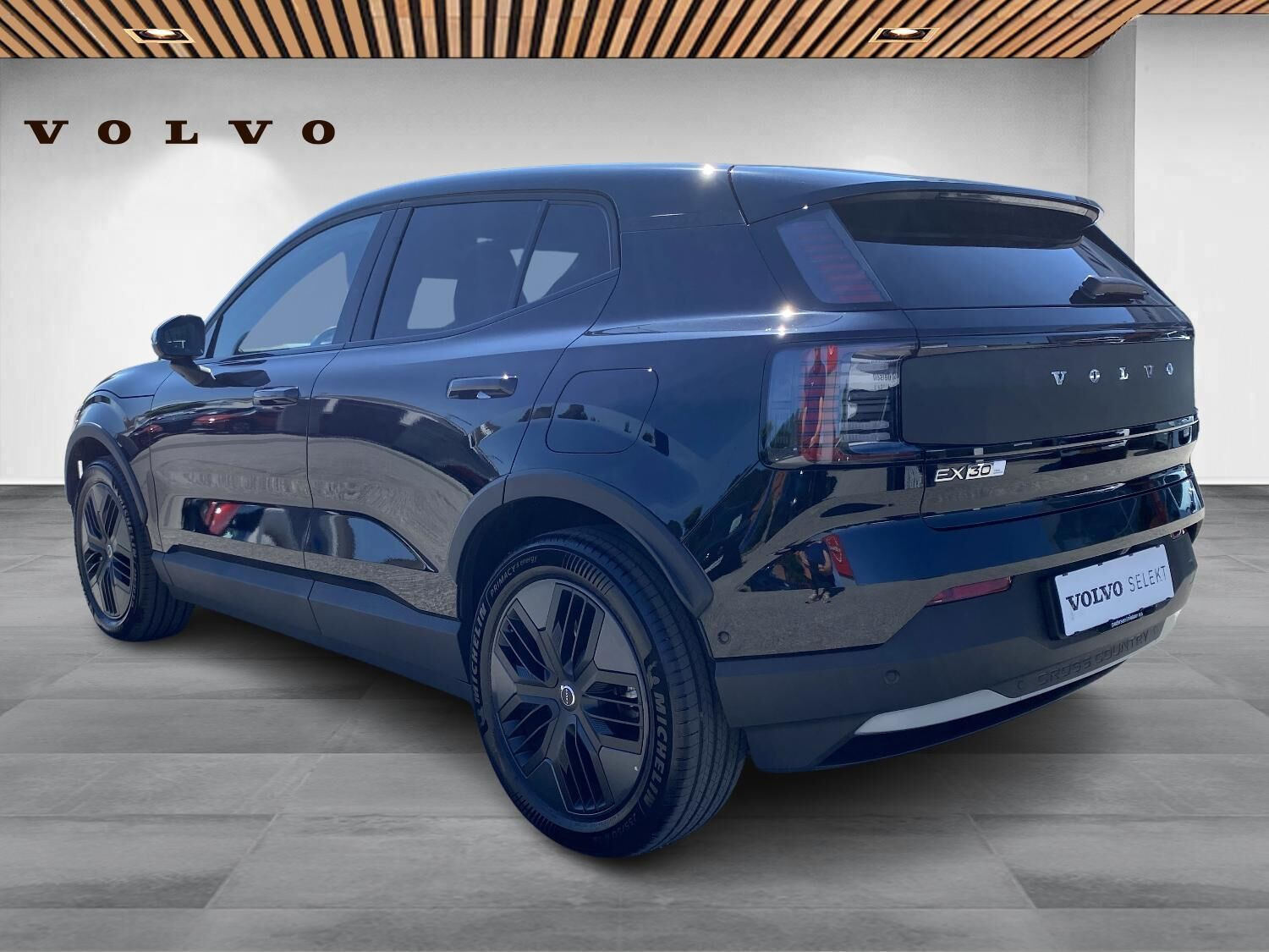 Sort Volvo EX30 Cross Country fra 2025