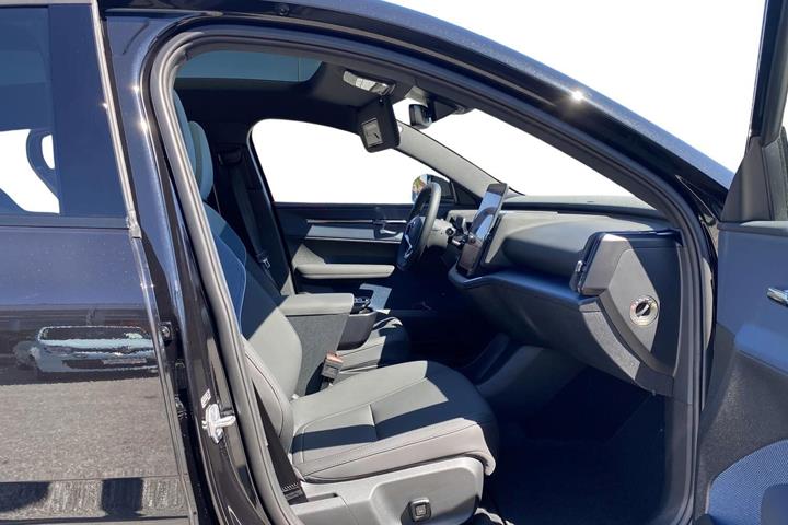 Sort Volvo EX30 Cross Country fra 2025