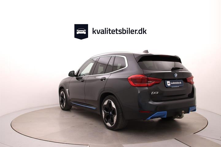 Grå BMW iX3 fra 2022